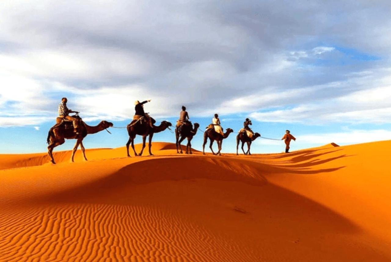 Desert Romantic Camp Мерцуга Екстериор снимка